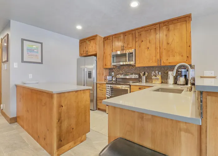 Vp-c112 Village Point Apartment *
