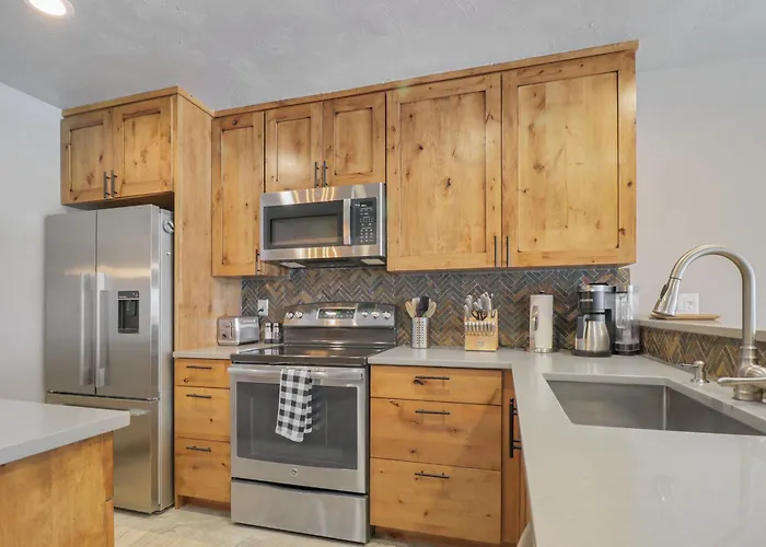 Vp-c112 Village Point Apartment