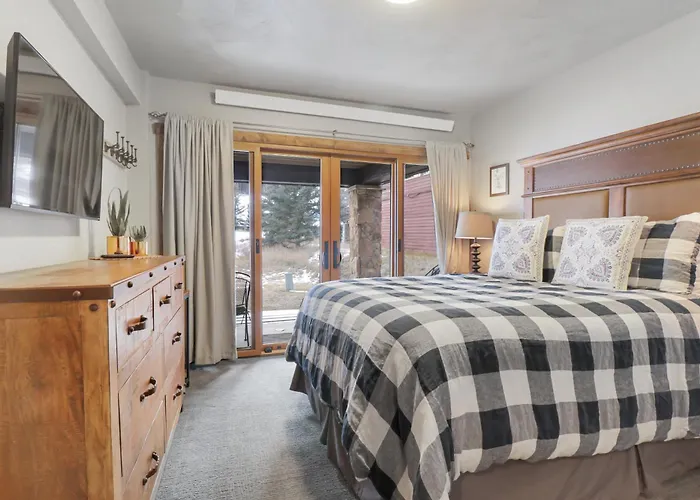 Vp-c112 Village Point Apartment *